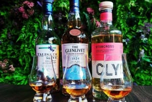 Glasgow: Whisky Flight and Scottish Cheeseboard