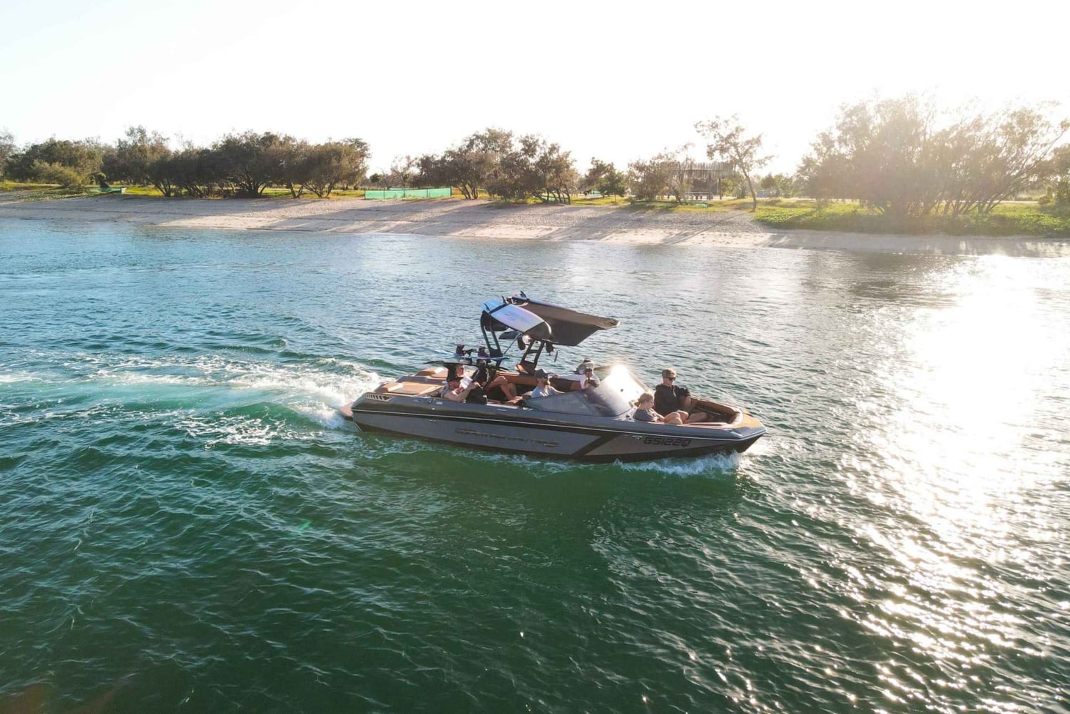 Gold Coast: 6-Hour Wakeboarding & Wakesurfing with Lunch