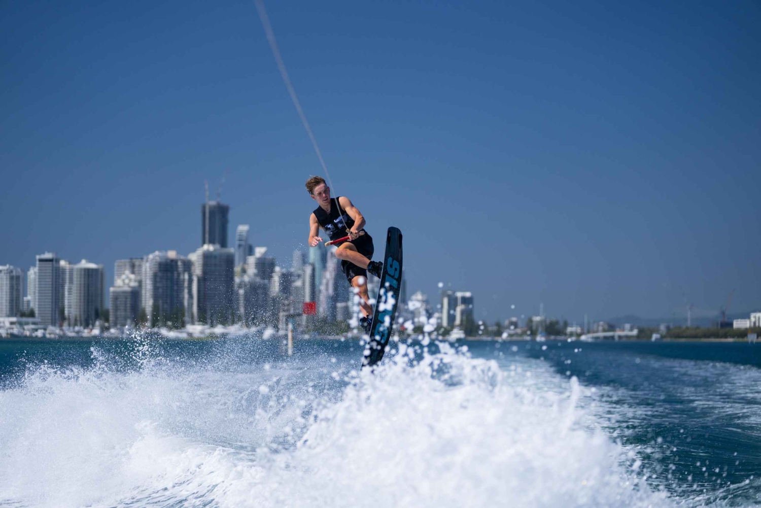 Gold Coast: 6-Hour Wakeboarding & Wakesurfing with Lunch