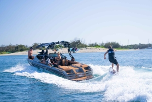 Gold Coast: 6-Hour Wakeboarding & Wakesurfing with Lunch