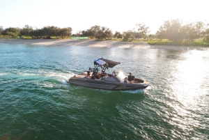 Gold Coast: 6-Hour Wakeboarding & Wakesurfing with Lunch