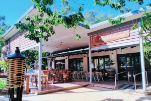 Gold Coast: 6-Hour Wakeboarding & Wakesurfing with Lunch