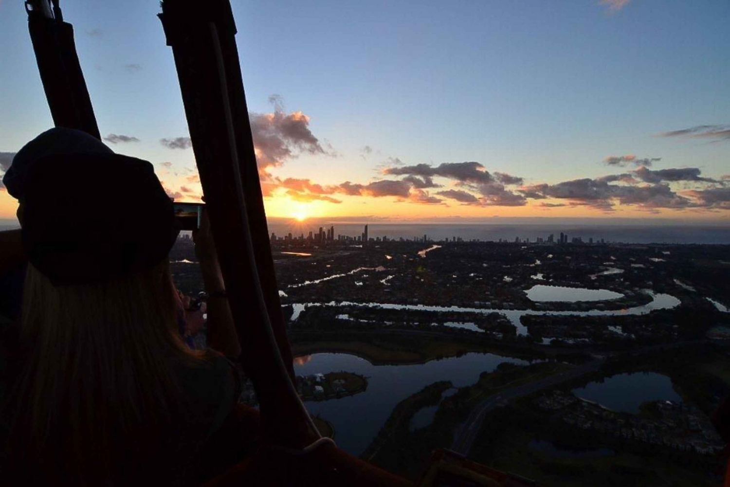 Gold Coast: Australian Sunrise 1-Hour Hot Air Balloon Flight