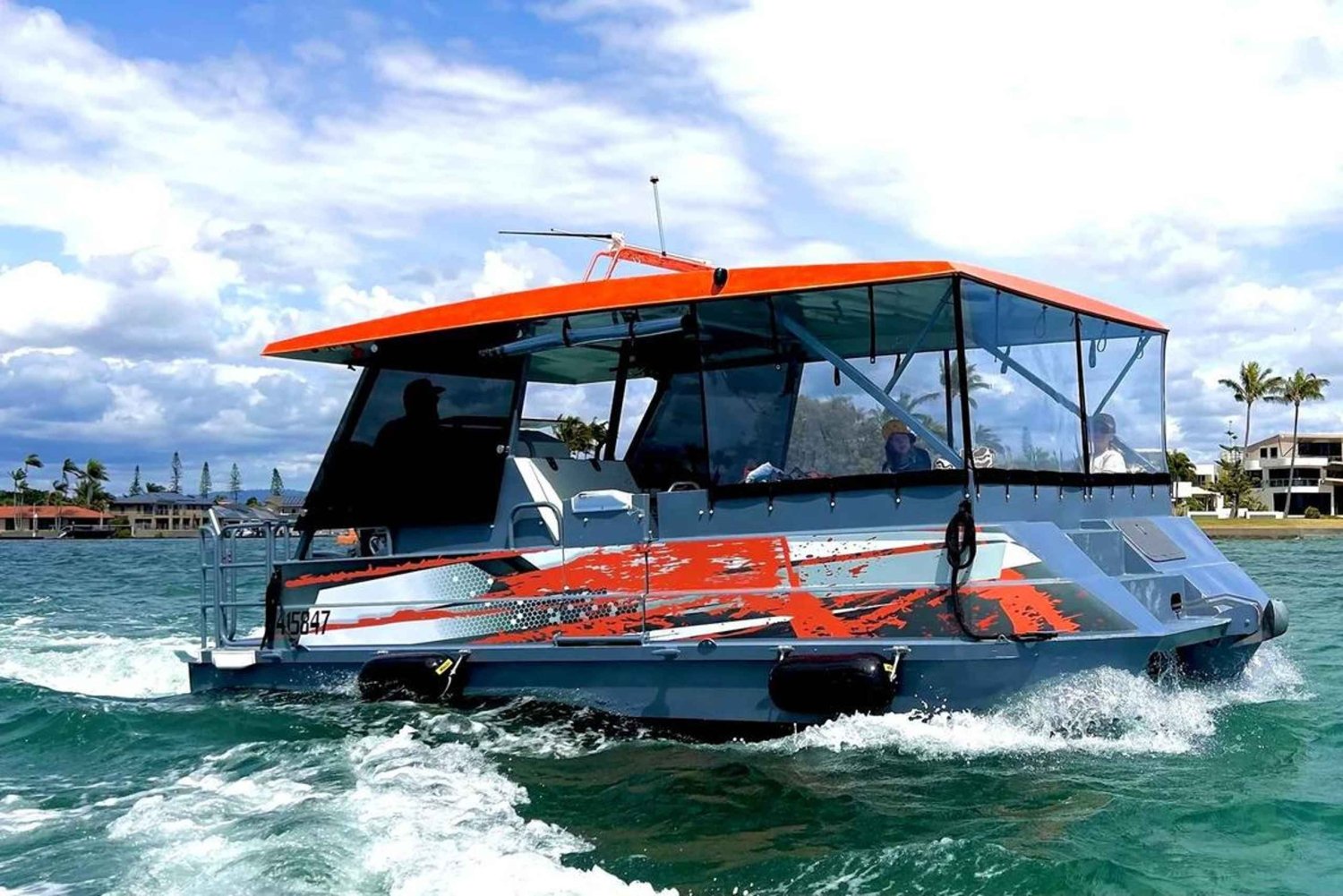 Gold Coast : location d'un bateau avec barbecue pour la journée (aucun permis requis)