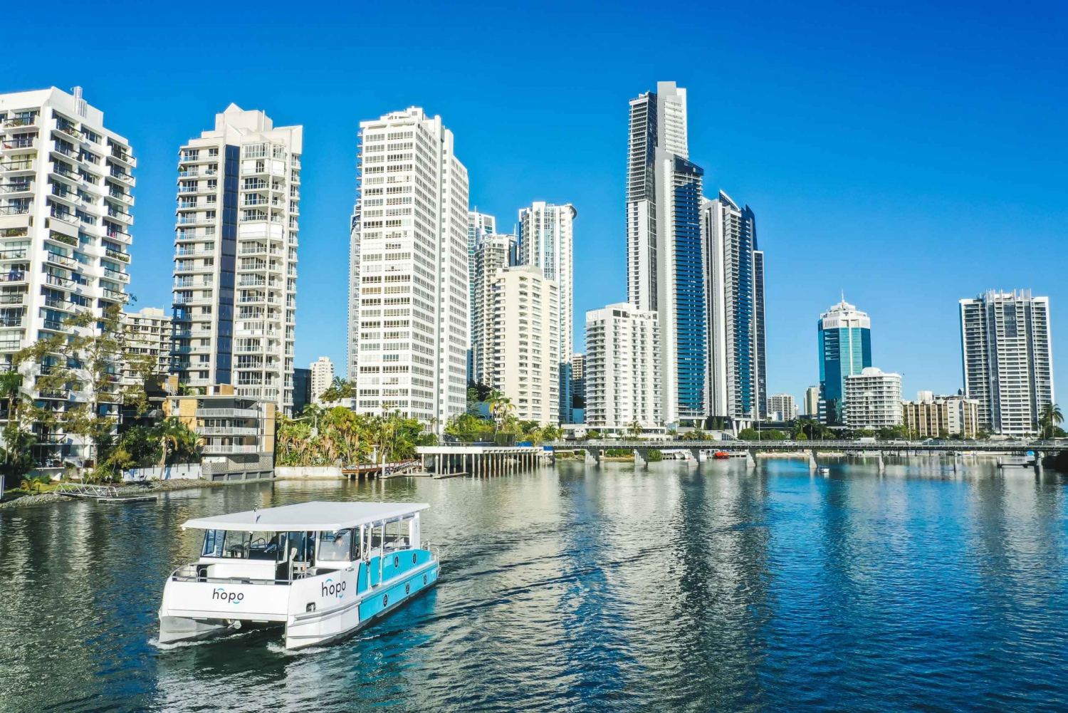 Surfers Paradise: Hop-on Hop-off Sightseeing Cruise