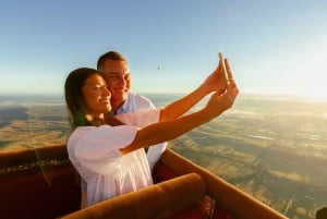 Gold Coast: Hot Air Balloon, Breakfast & FREE Whale Watching