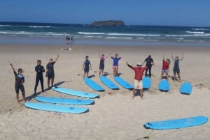 Gold Coast: Learn to Surf Experience with Lunch & Activities