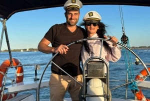 Gold Coast: Private Afternoon Tea Sailing Charter