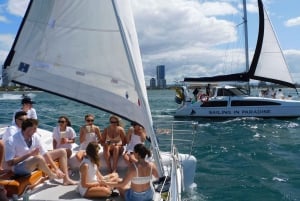 Gold Coast: Private Catamaran & Island Lunch