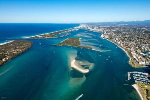 Gold Coast: Private Catamaran & Island Lunch