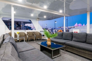 Gold Coast: Sunset Guided Boat Cruise
