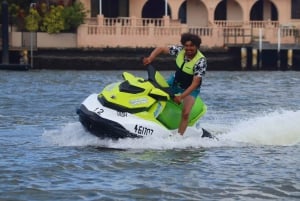 Costa de Ouro: Surfers Paradise - Safári de 1 hora com jet ski na ilha