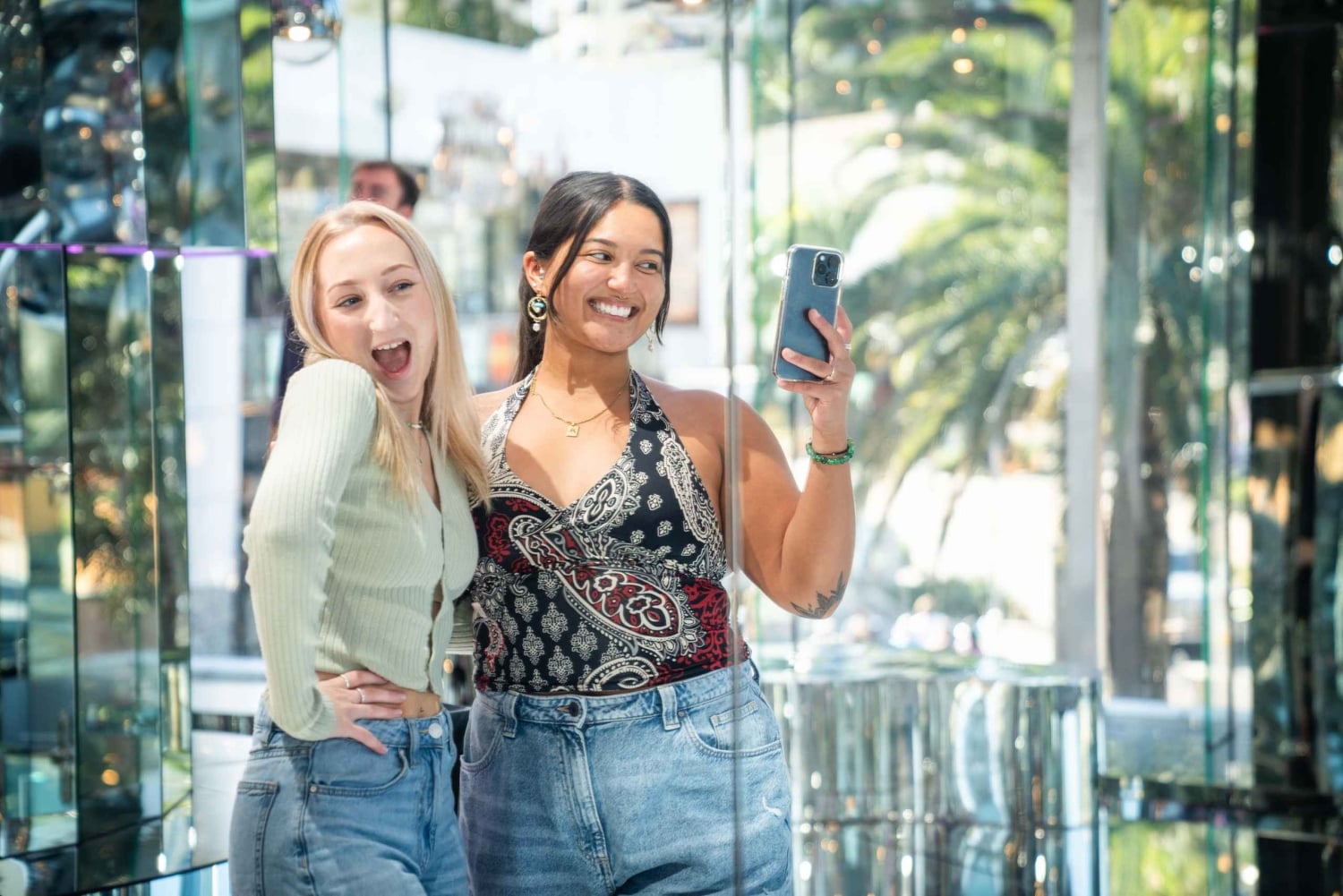 Зеркальный бар