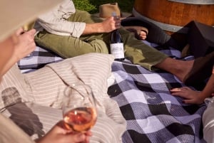 Mount Cotton: Paddock Picnic with Wine Tasting for Two