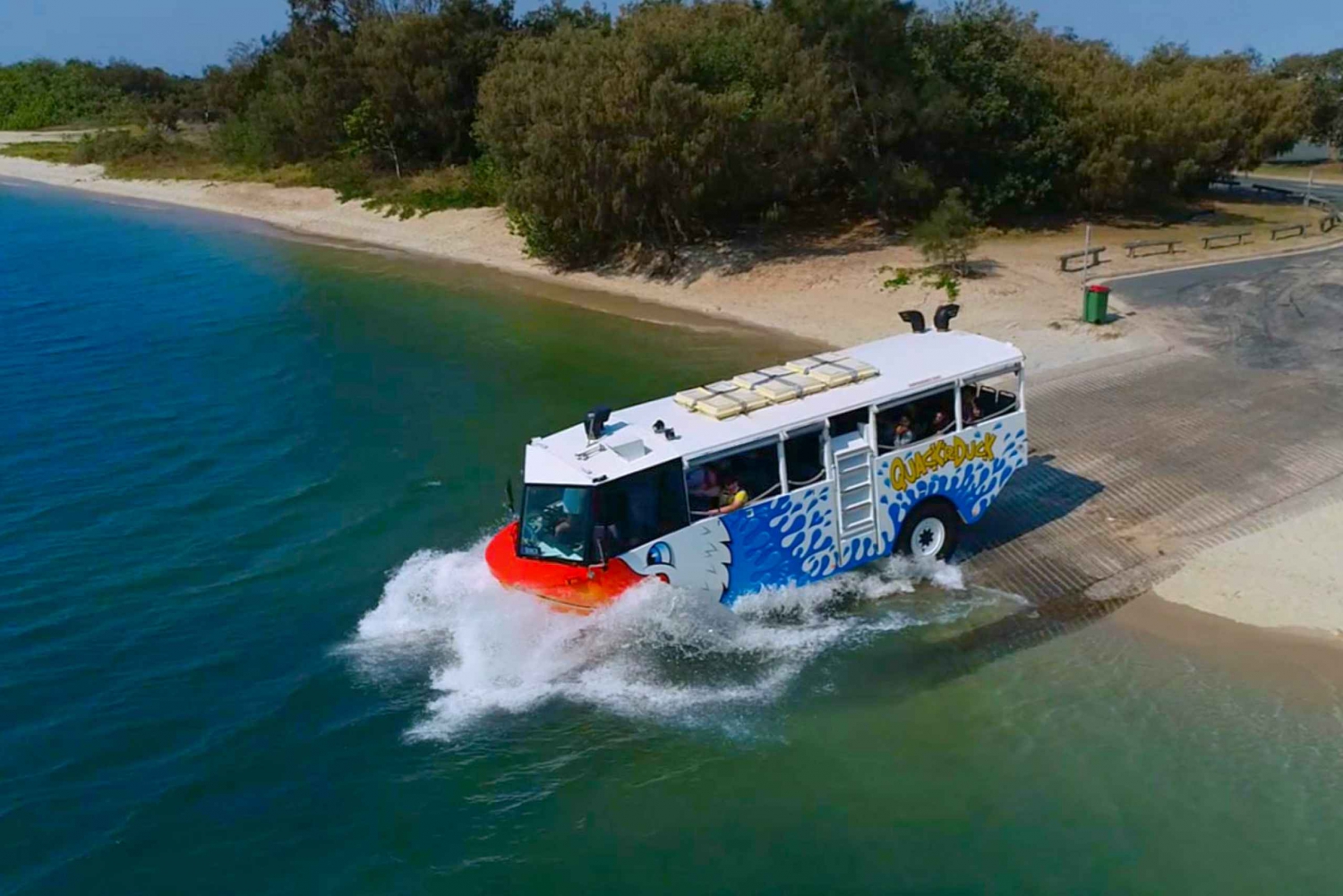 Surfers Paradise: Guided Gold Coast Amphibious Bus Tour