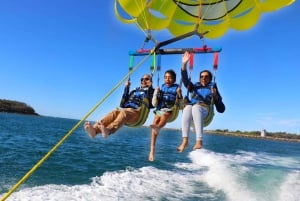Surfers Paradise: Jetski, parasailing og jetbåd