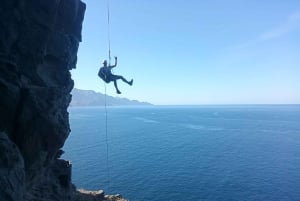 Agaete: Coasteering Gran Canaria. Ferrata Marina y Tirolina