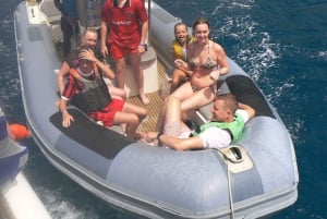 From Puerto Rico: Boat trip along the coast w/ Food & Drinks