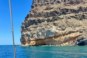 Gran Canaria: Tour en Catamarán con almuerzo por playas vírgenes