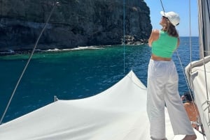 Gran Canaria: Tour en Catamarán con almuerzo por playas vírgenes