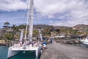 Gran Canaria: Tour en Catamarán con almuerzo por playas vírgenes