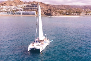 Gran Canaria: Tour en Catamarán con almuerzo por playas vírgenes