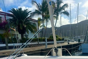 Gran Canaria: Tour en Catamarán con almuerzo por playas vírgenes