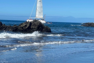 Gran Canaria: Tour en Catamarán con almuerzo por playas vírgenes