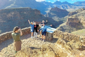 Gran Canaria: Barranco Rojo, Cueva, Oasis Excursión de Aventura y Picnic