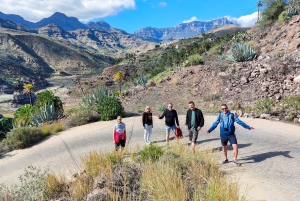 Gran Canaria: Barranco Rojo, Cueva, Oasis Excursión de Aventura y Picnic