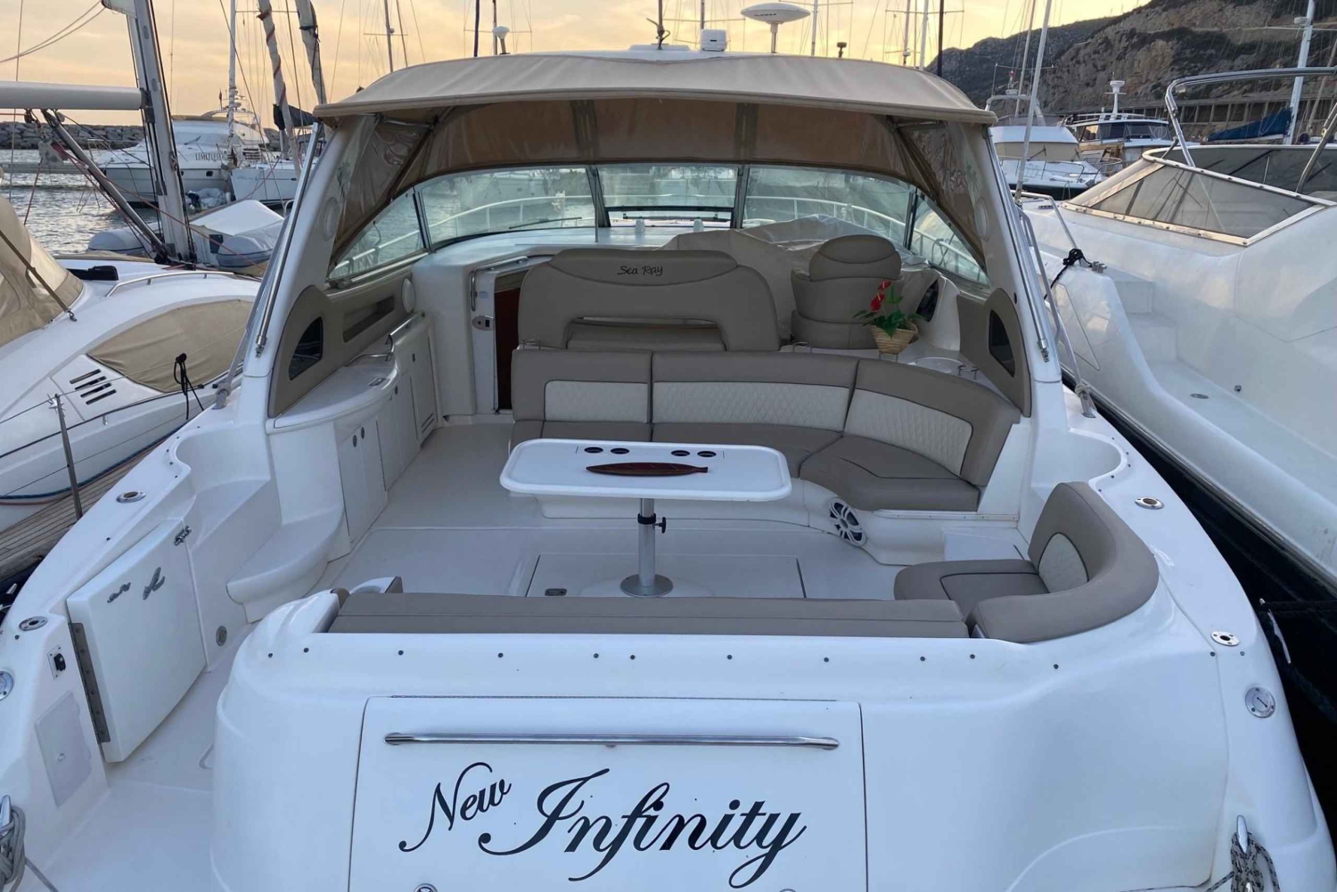 Gran Canaria: Excursion on private yacht with drinks, lunch and snorkeling