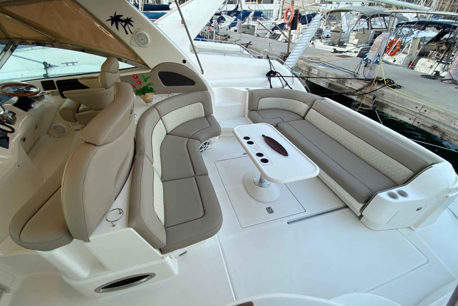 Gran Canaria: Excursion on private yacht with drinks, lunch and snorkeling