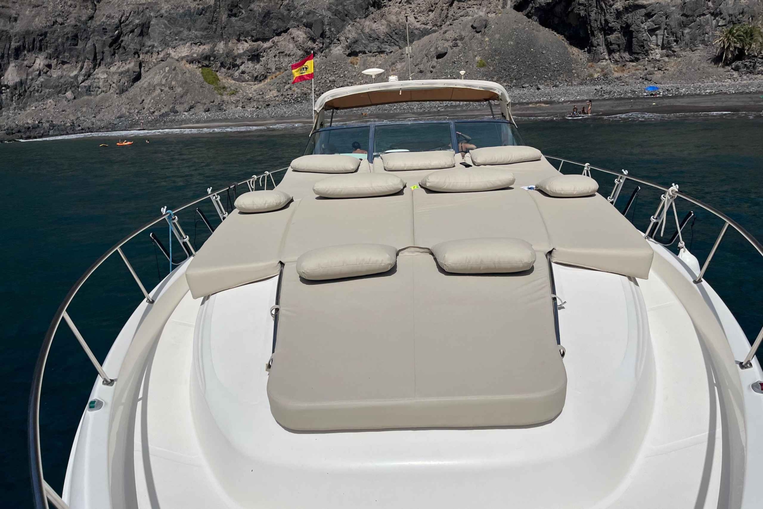 Gran Canaria: Excursion on private yacht with drinks, lunch and snorkeling