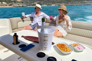 Gran Canaria: Excursion on private yacht with drinks, lunch and snorkeling