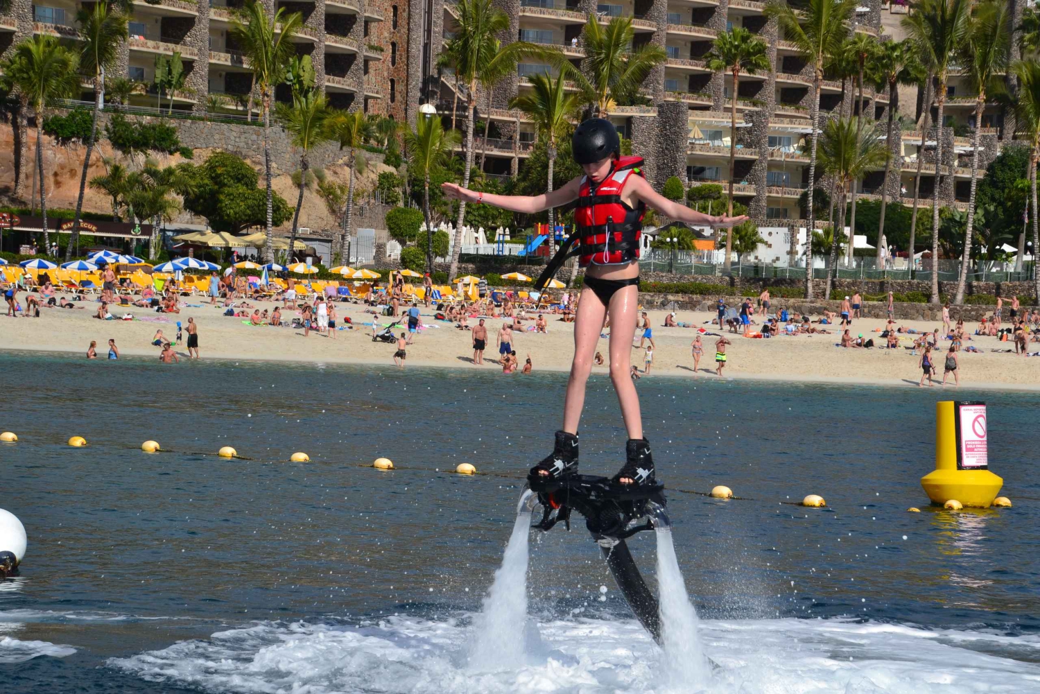 Gran Canaria: Sesión de Flyboard en la Playa de Anfi