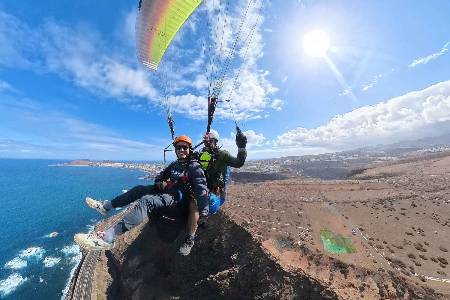 Gran Canaria: Paragliding Flight & Banana Plantation Tour