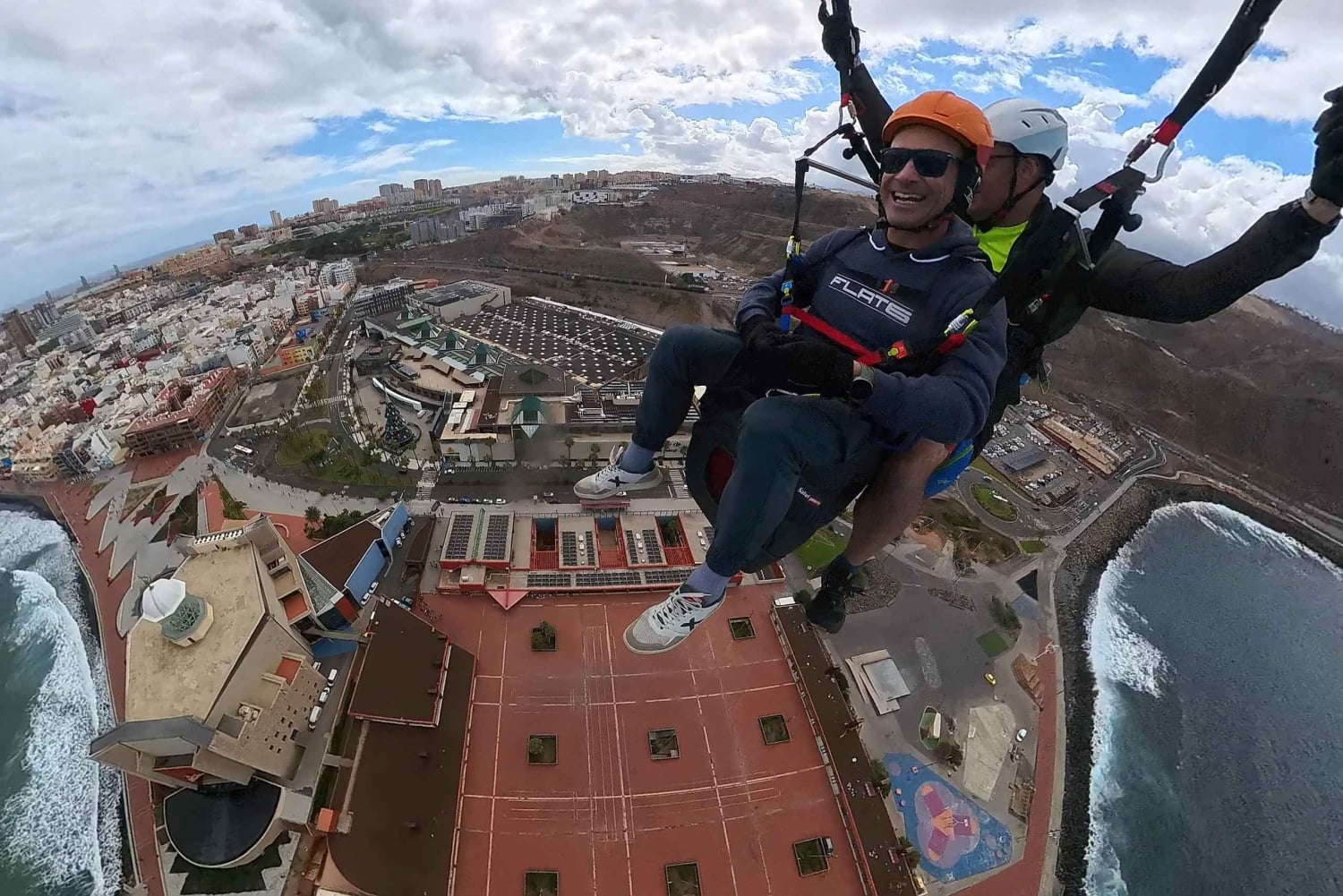 Gran Canaria: Paragliding Flight & Banana Plantation Tour