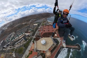 Gran Canaria: Paragliding Flight & Banana Plantation Tour