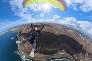 Gran Canaria: Paragliding Flight & Banana Plantation Tour