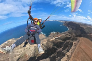 Gran Canaria: Paragliding Flight & Banana Plantation Tour