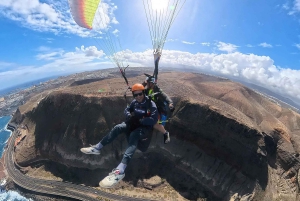 Gran Canaria: Paragliding Flight & Banana Plantation Tour
