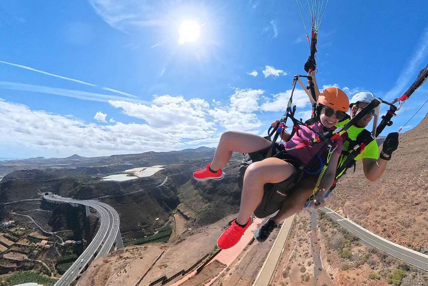Gran Canaria: Paragliding Flight with Tapas & Pickup