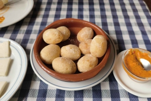 Gran Canaria: Paragliding Flight with Tapas & Pickup