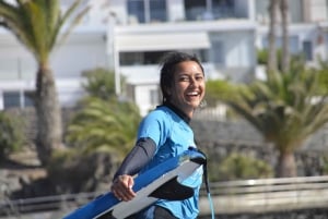 Gran Canaria: Experiencia de surf para chicas en Playa del Inglés