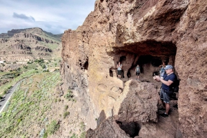 Gran Canaria: Red Gorge, Cave, Oasis Adventure Tour & Picnic
