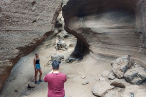 Gran Canaria: Red Gorge, Cave, Oasis Adventure Tour & Picnic