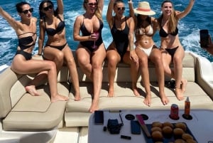 Gran Canaria: Shared yacht excursion with drinks, lunch, and snorkeling