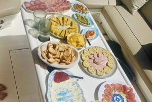 Gran Canaria: Shared yacht excursion with drinks, lunch, and snorkeling