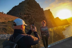 Gran Canaria Sunset & Wild Coast Tour, acantilados, piscinas naturales