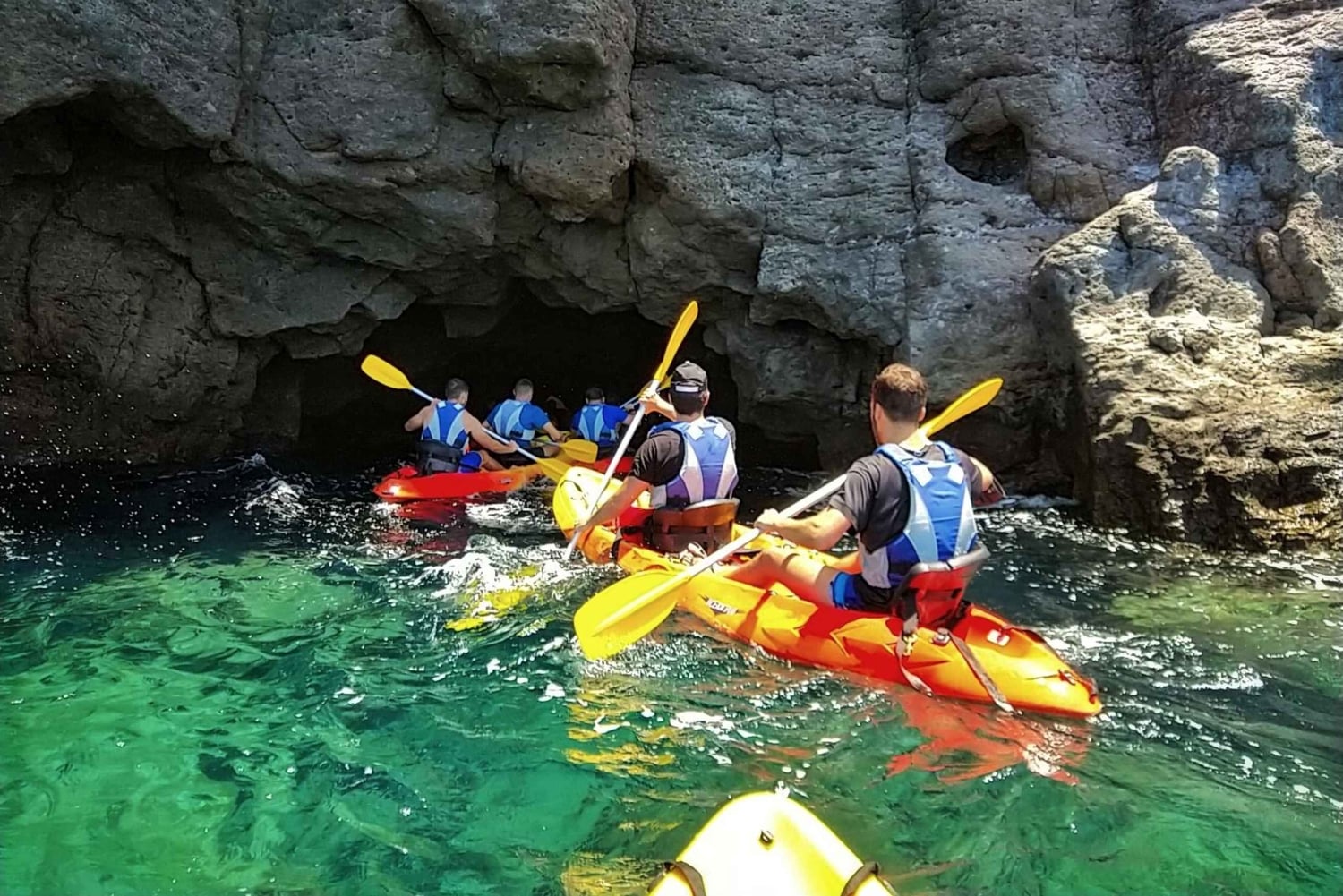 Kayak por las cuevas y acantilados de Mogan